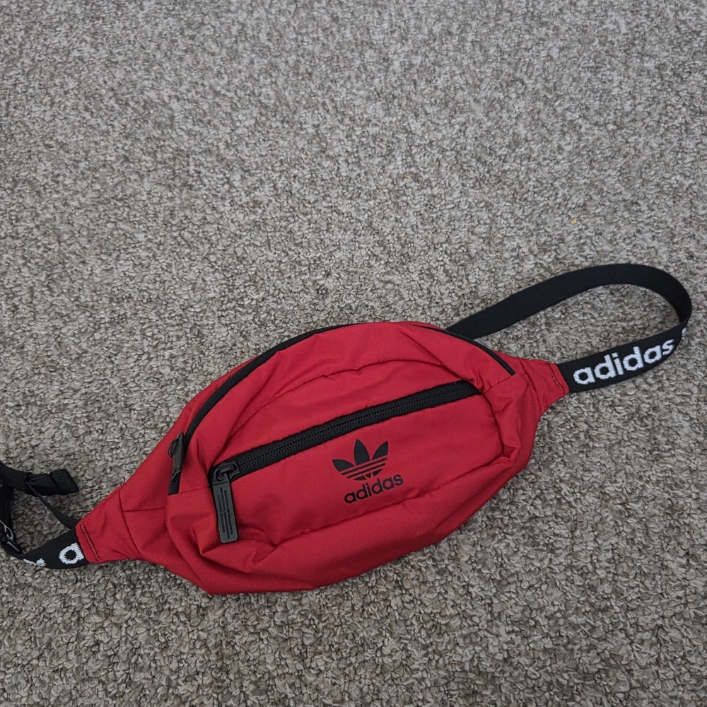 Adidas Trefoil Red Black Fanny Pack‎ Waist Bag Crossbody Padded EUC - Picture 7 of 13